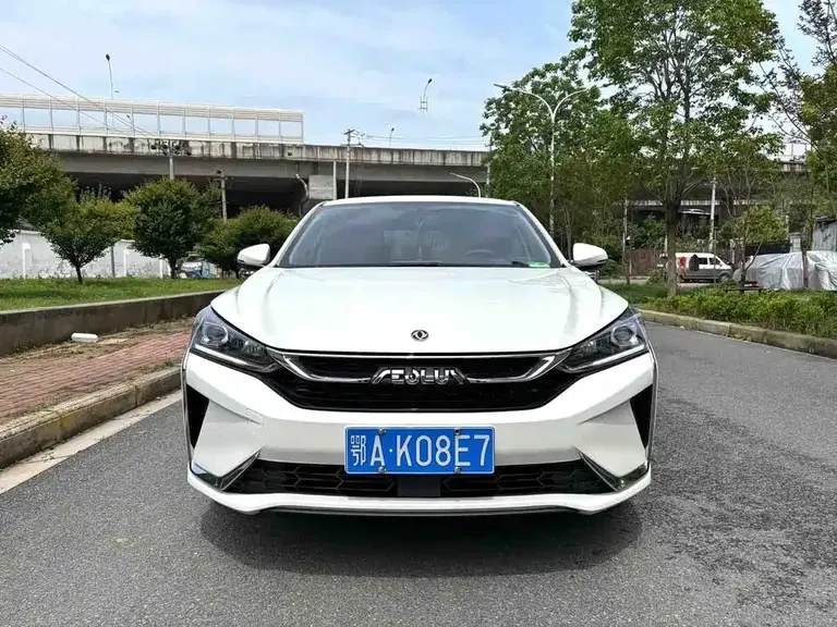 Dongfeng Yixuan 230 T Auto Shadow Chase