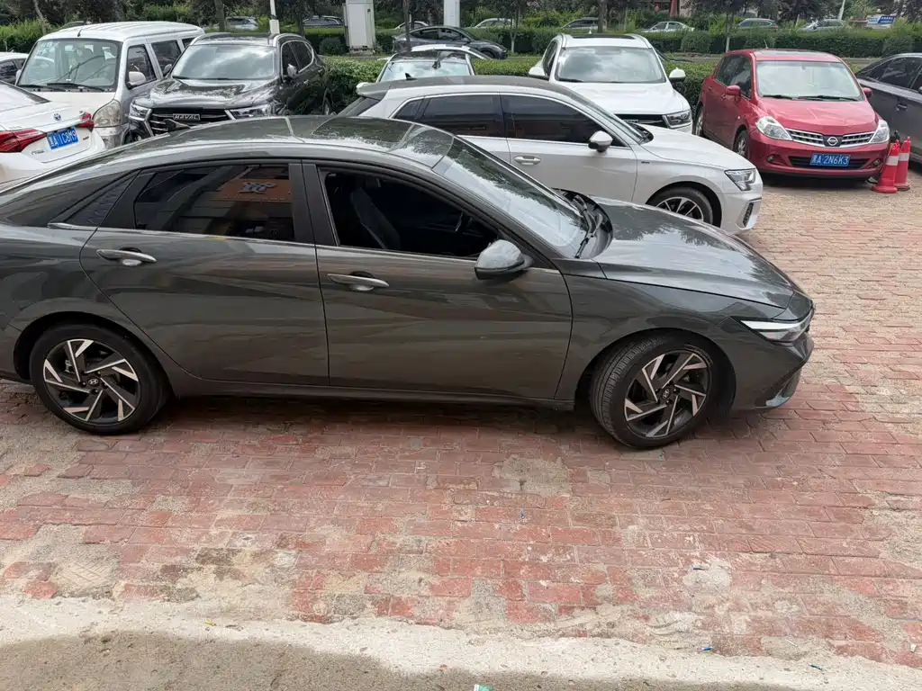 Elantra 1.5 L CVT GLX Elite
