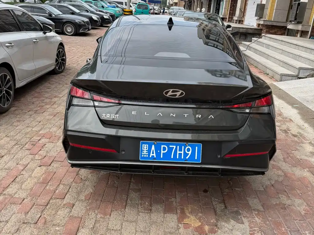 Elantra 1.5 L CVT GLX Elite