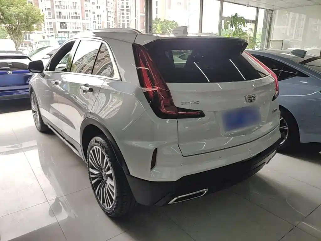 Cadillac XT4 凯迪拉克XT4 2024款 改款 28 T 两驱尊贵型