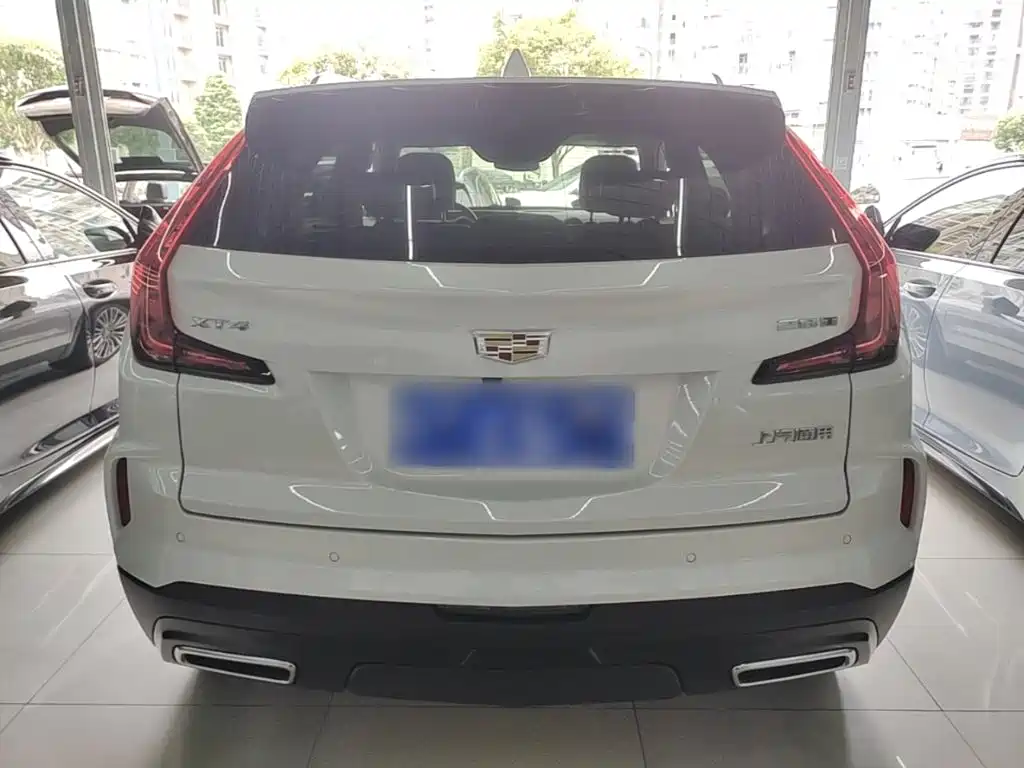 Cadillac XT4 凯迪拉克XT4 2024款 改款 28 T 两驱尊贵型