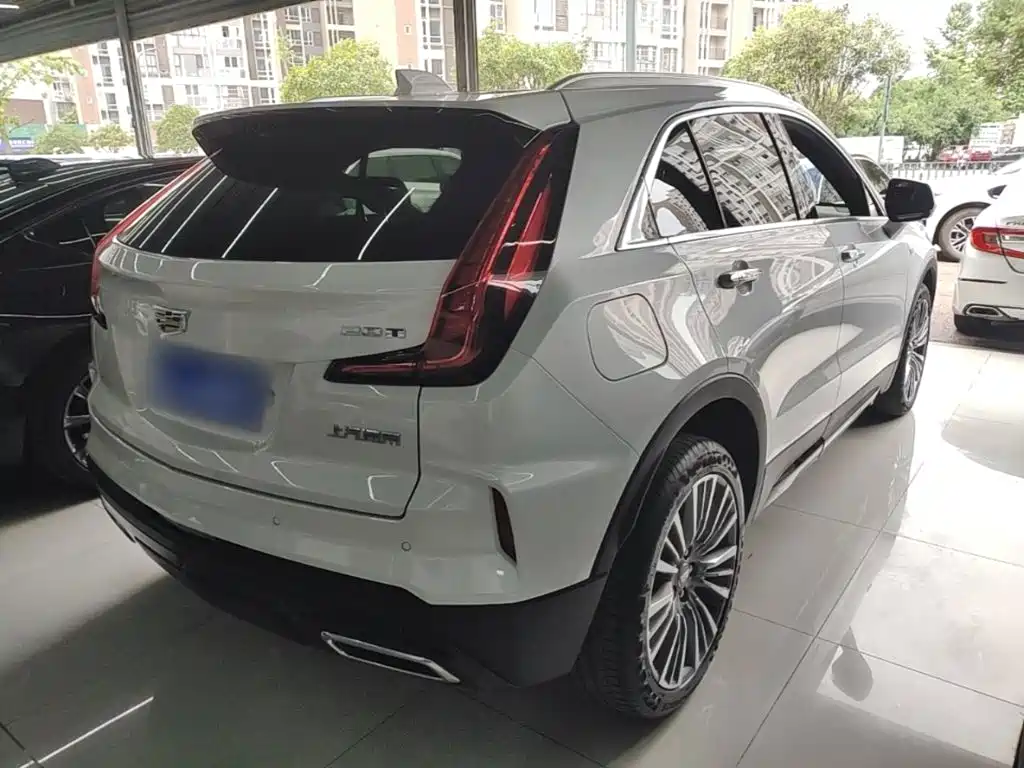 Cadillac XT4 凯迪拉克XT4 2024款 改款 28 T 两驱尊贵型