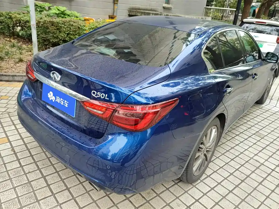 Infiniti Q50 L 2.0 T Progressive Enjoyment CN-VI