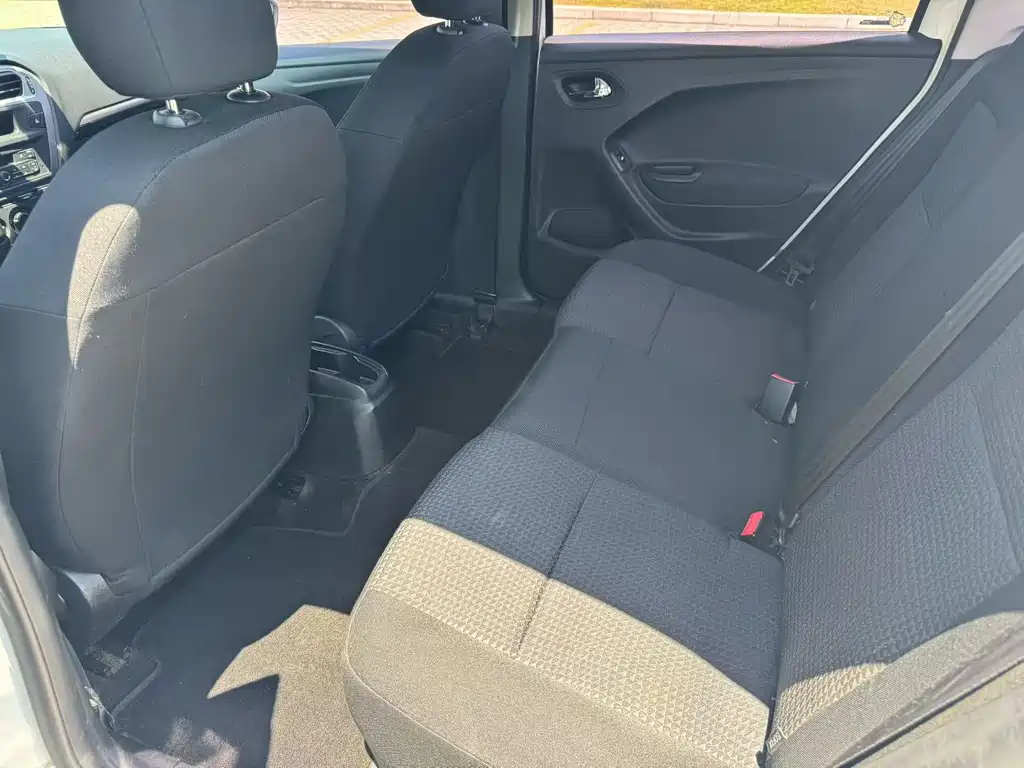 Peugeot 301 1.6 L Manual Comfort