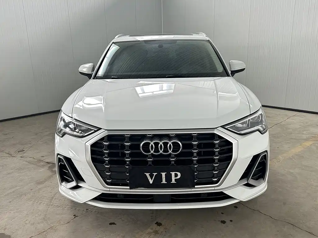 Audi Q3 35 TFSI Fashion Dynamic (1.4 T)