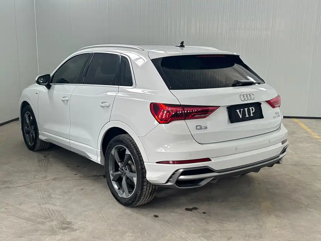 Audi Q3 35 TFSI Fashion Dynamic (1.4 T)