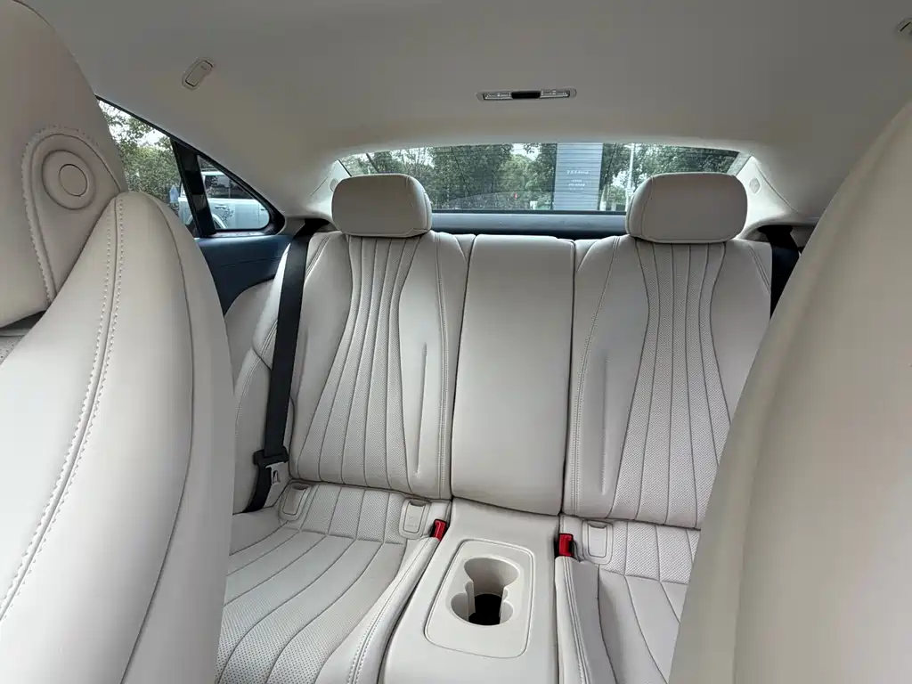 Mercedes-Benz E-Class (Import) E 260 Coupe