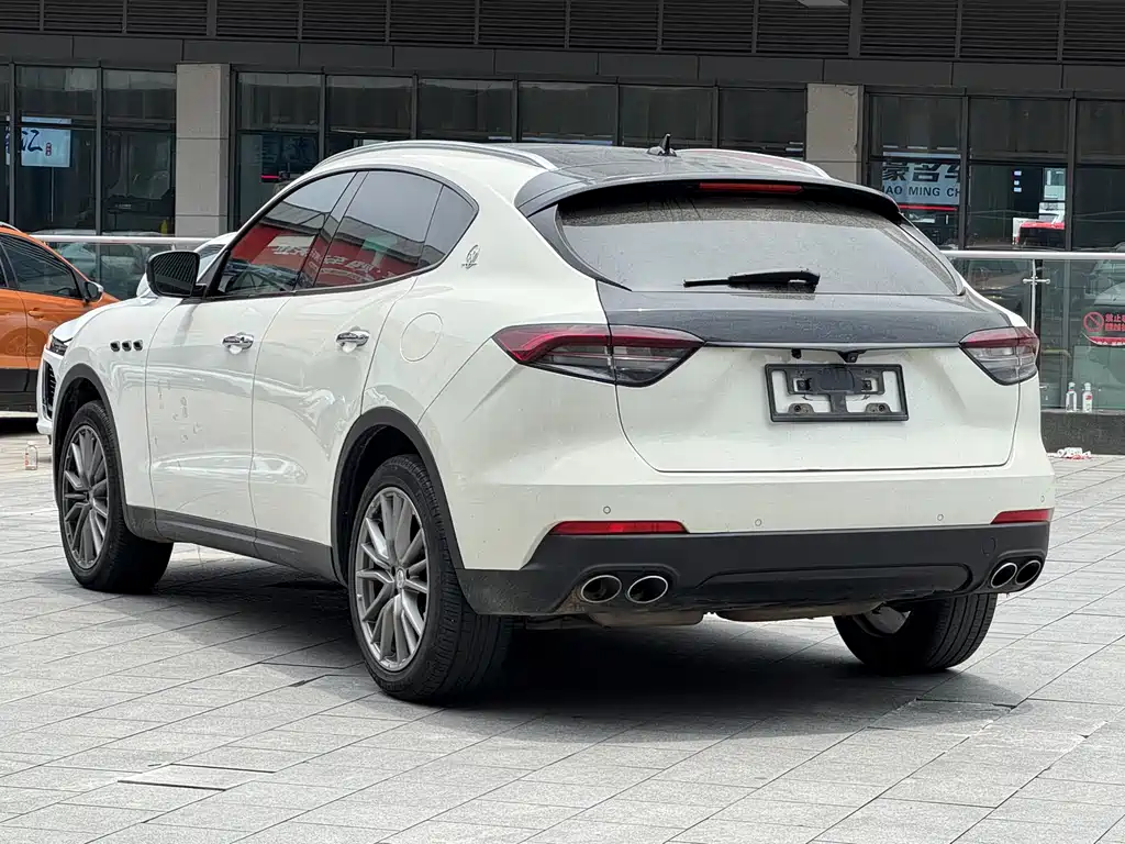 Levante 3.0 T Standard