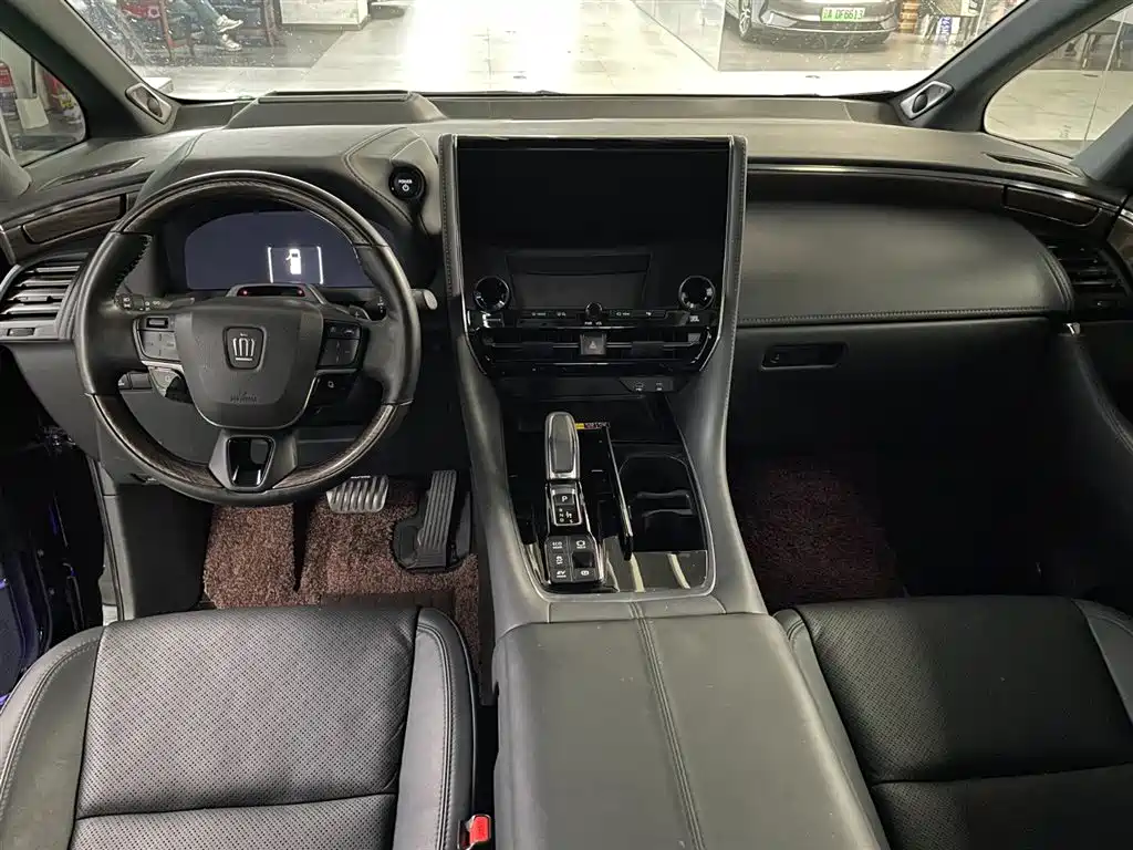 Vellfire Crown Dual Engine 2.5 L Supreme Executive