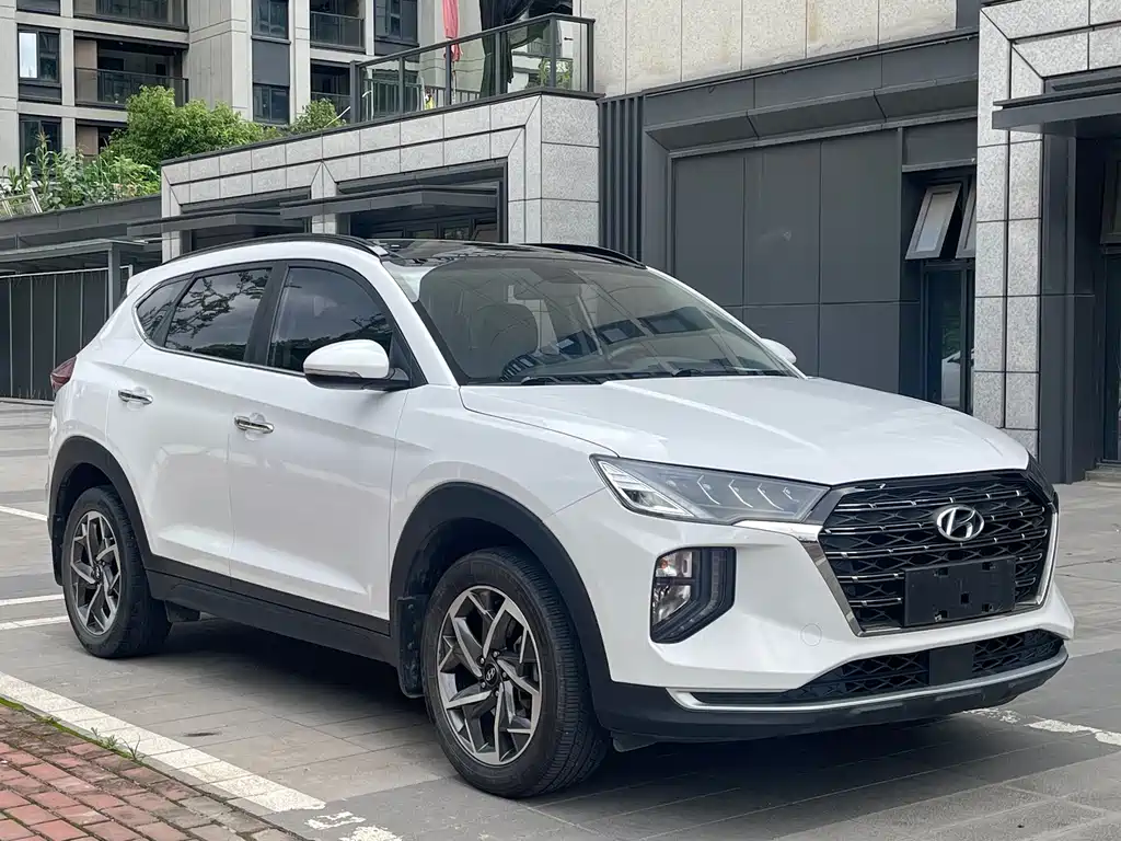 Tucson 280 TGDi 2 WD GLS Fashion CN-VI