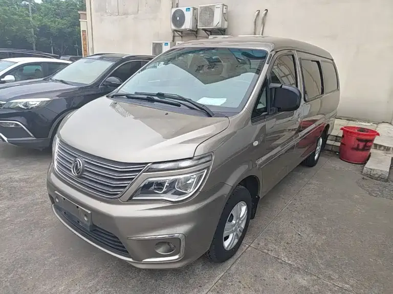 Dongfeng Lingzhi 菱智 2019款 M5 1.6 L 特供版 7座