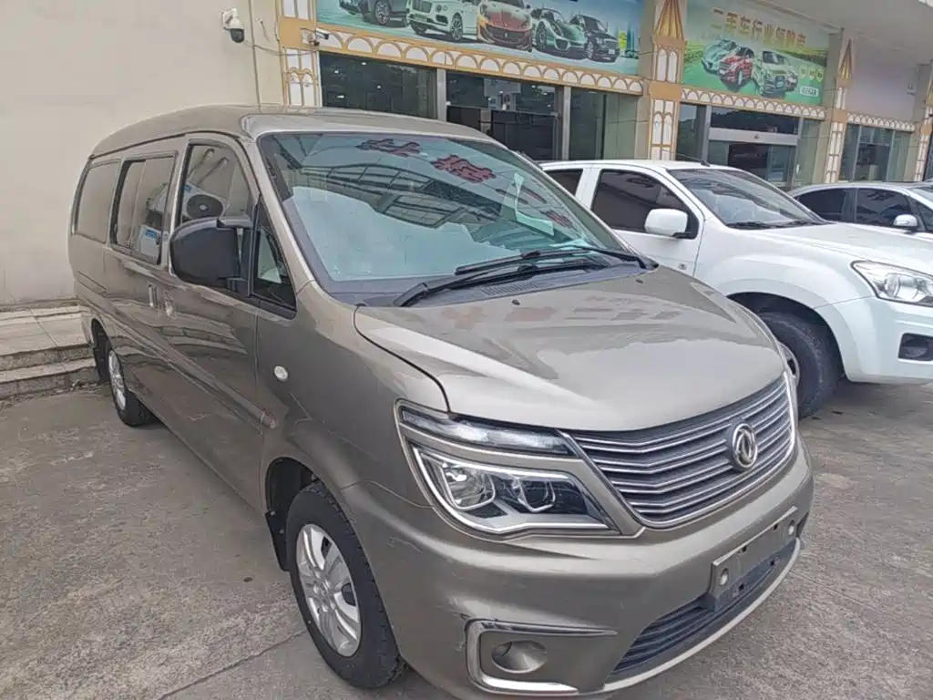 Lingzhi 菱智 2019款 M5 1.6 L 特供版 7座