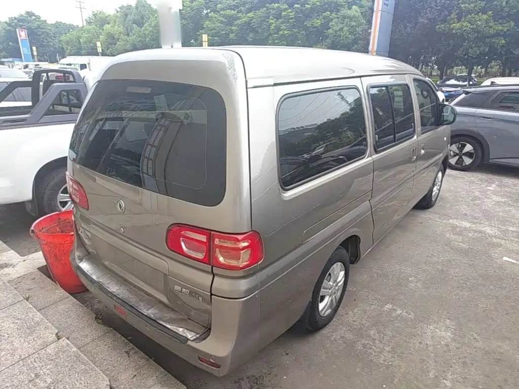 Lingzhi 菱智 2019款 M5 1.6 L 特供版 7座