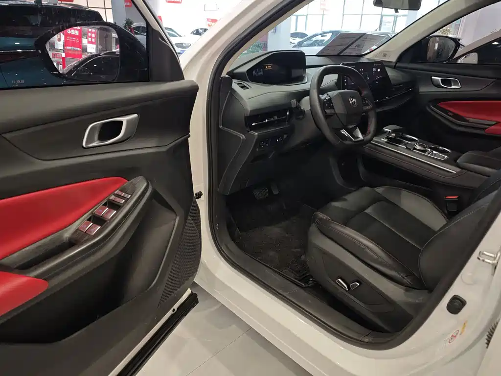 Changan CS55 PLUS 2 nd Gen 1.5 T DCT Distinguished