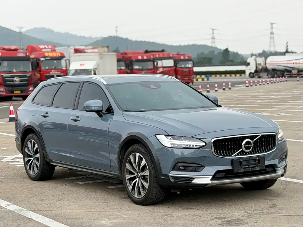 Volvo V90 Cross Country B5 AWD Smart Vision