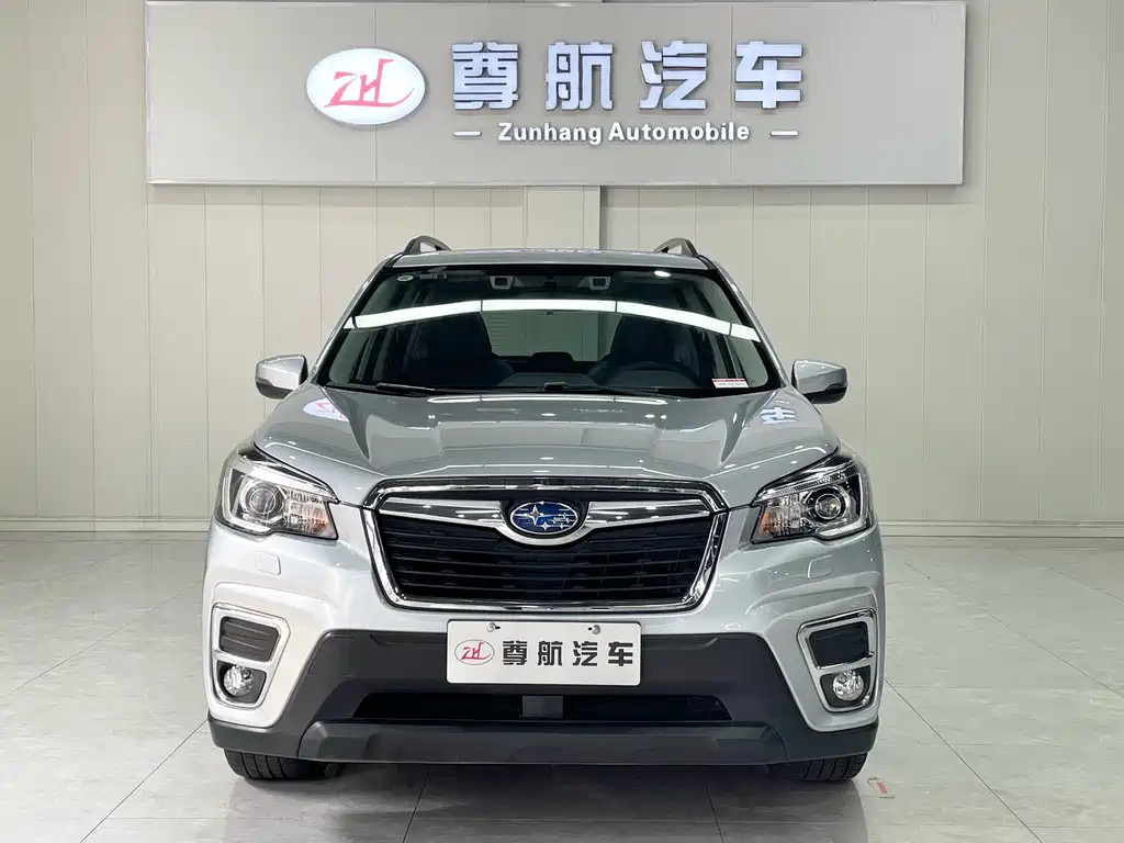 Forester 2.0 i Luxury EyeSight