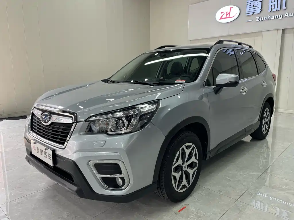 Forester 2.0 i Luxury EyeSight