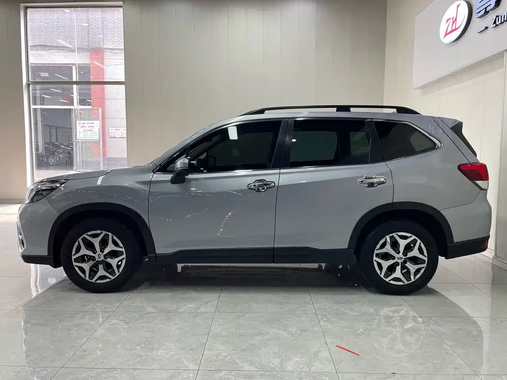 Forester 2.0 i Luxury EyeSight