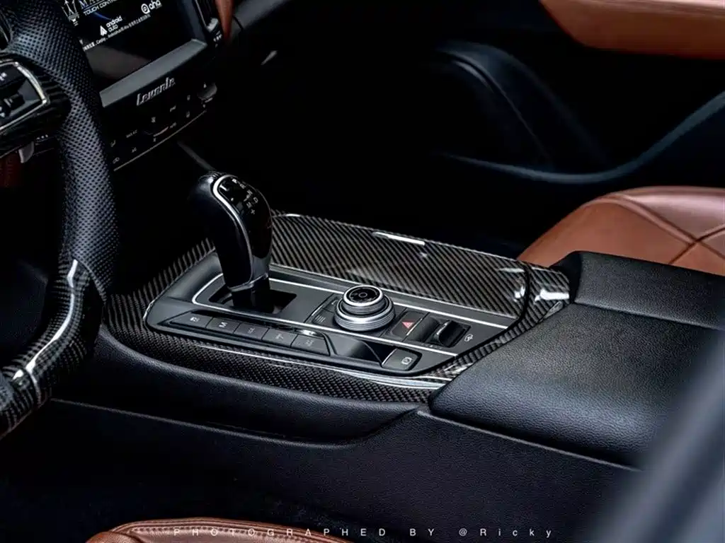 Levante 3.0 T Standard