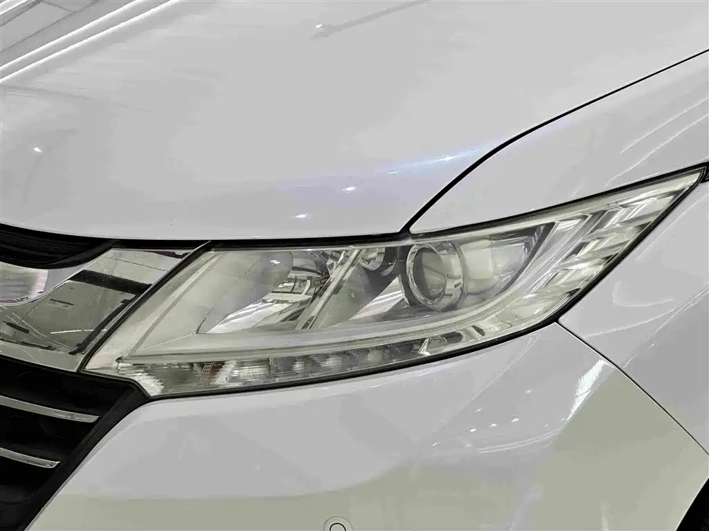 Odyssey 2.4 L Luxury