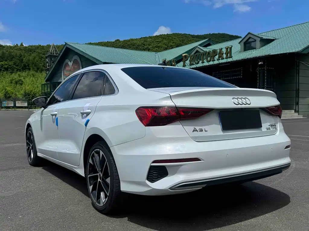 Audi A3 奥迪A3 2023款 A3 L Limousine 35 TFSI 豪华致雅型