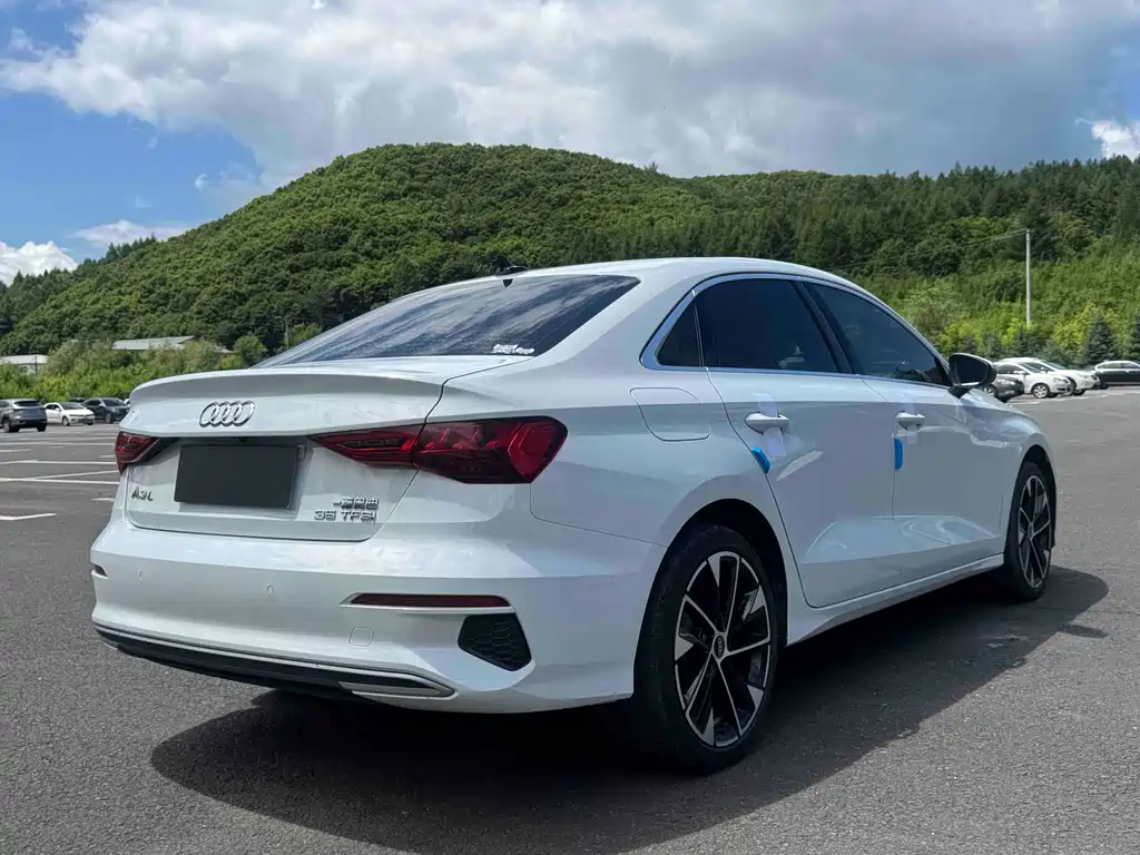 Audi A3 奥迪A3 2023款 A3 L Limousine 35 TFSI 豪华致雅型