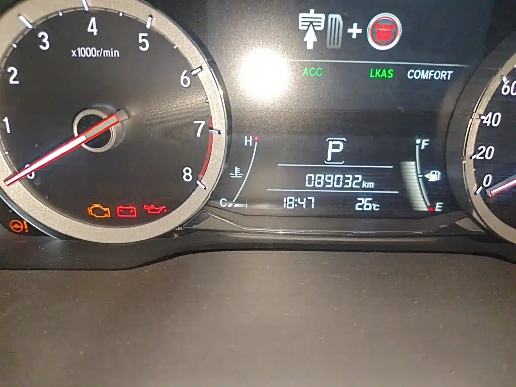 Honda UR-V 370 TURBO 4 WD Honor Shine CN-V