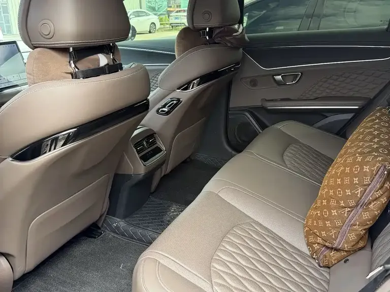 BYD Han DM-i Glory 121 KM Premium
