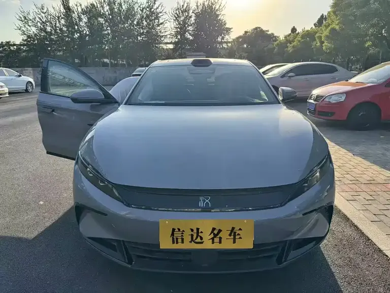 BYD Han DM-i Smart Drive 125 KM Honored