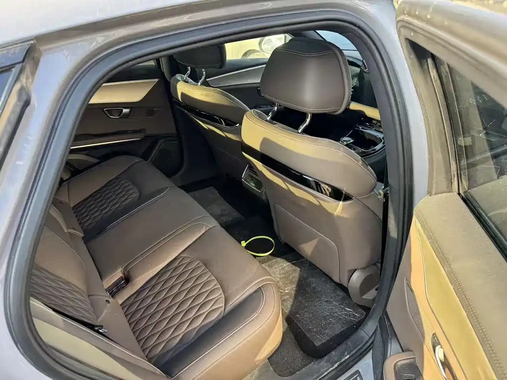 Han DM-i Smart Drive 125 KM Honored