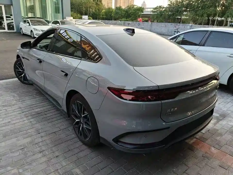 Han DM-i Smart Drive 125 KM Honored