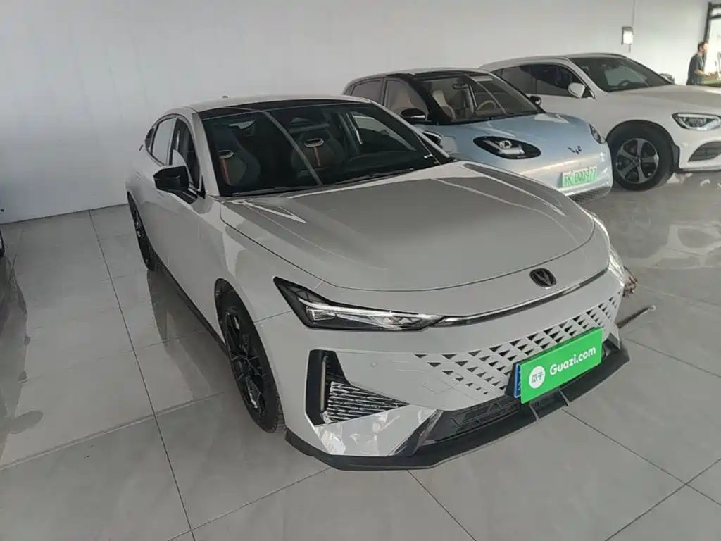 Changan UNI-V 1.5 T Distinguished