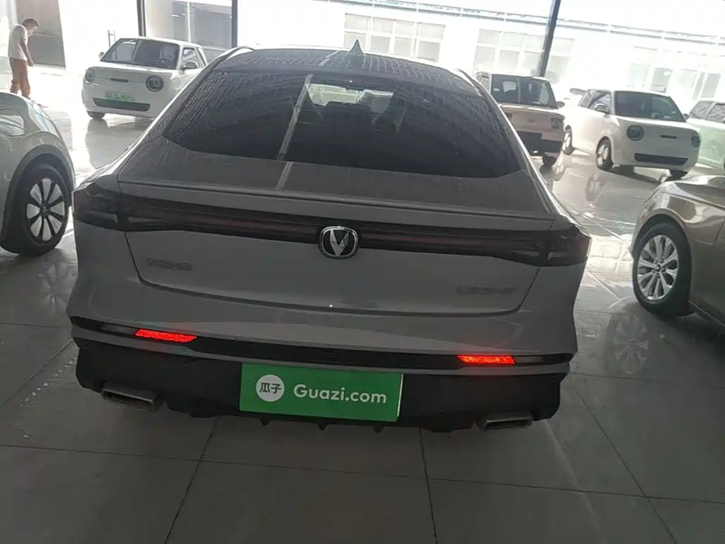 Changan UNI-V 1.5 T Distinguished