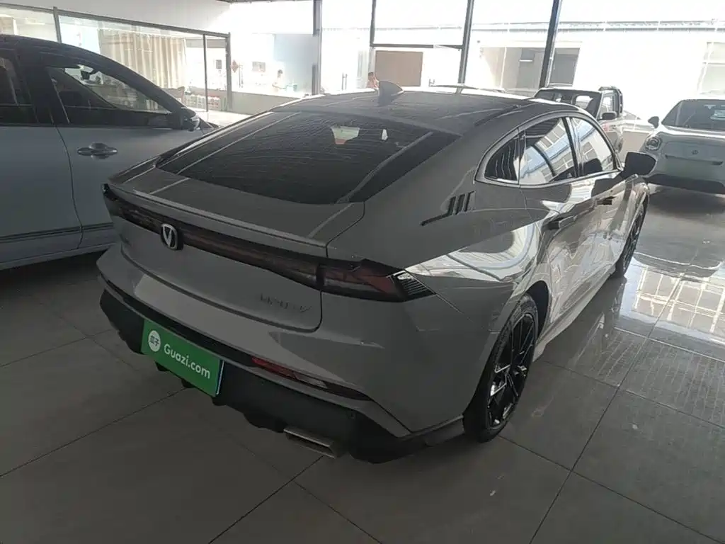 Changan UNI-V 1.5 T Distinguished