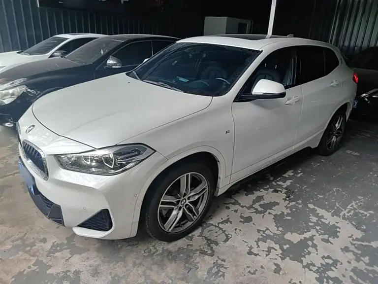 BMW X2 sDrive25 i Leading M Sport Package