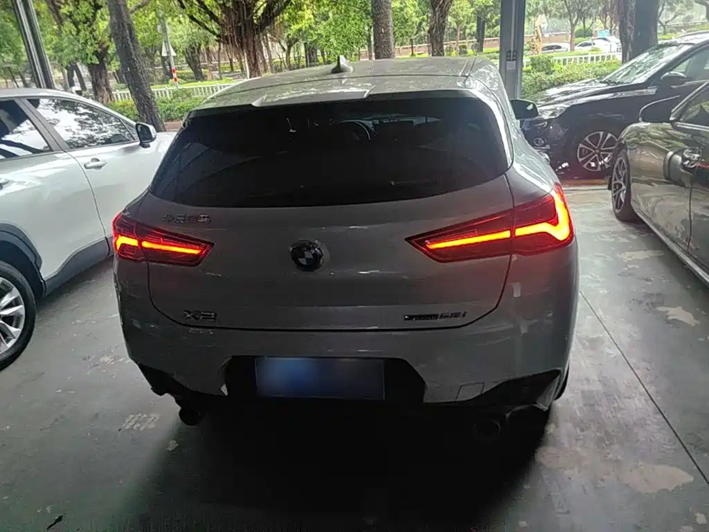 BMW X2 sDrive25 i Leading M Sport Package