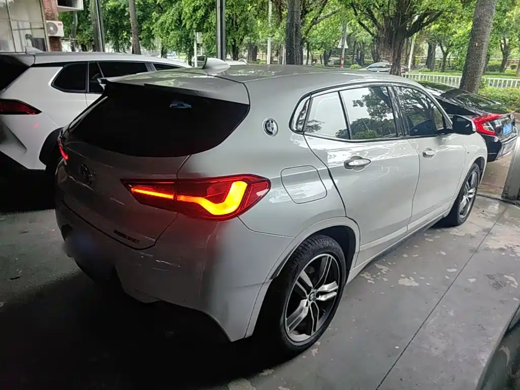 BMW X2 sDrive25 i Leading M Sport Package
