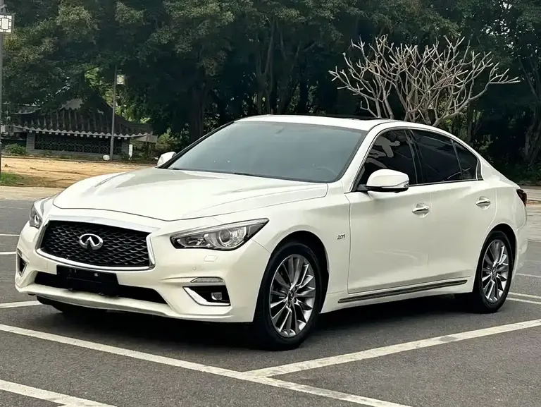 Infiniti Q50 L 2.0 T Progressive Enjoyment CN-VI