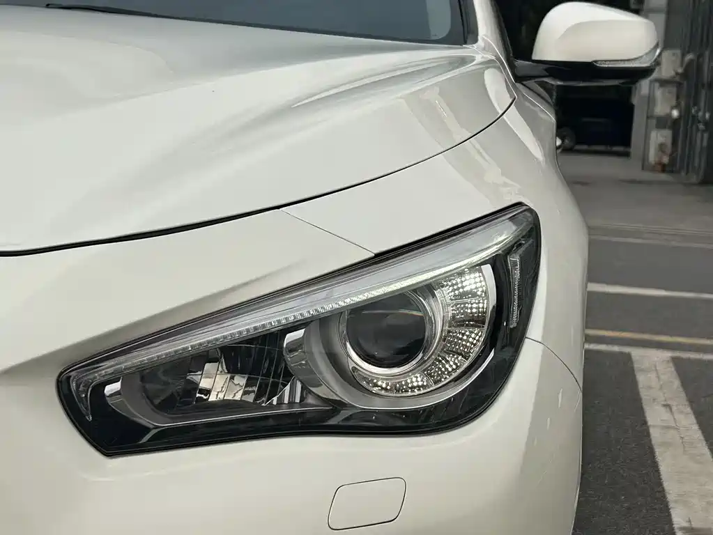Infiniti Q50 L 2.0 T Progressive Enjoyment CN-VI