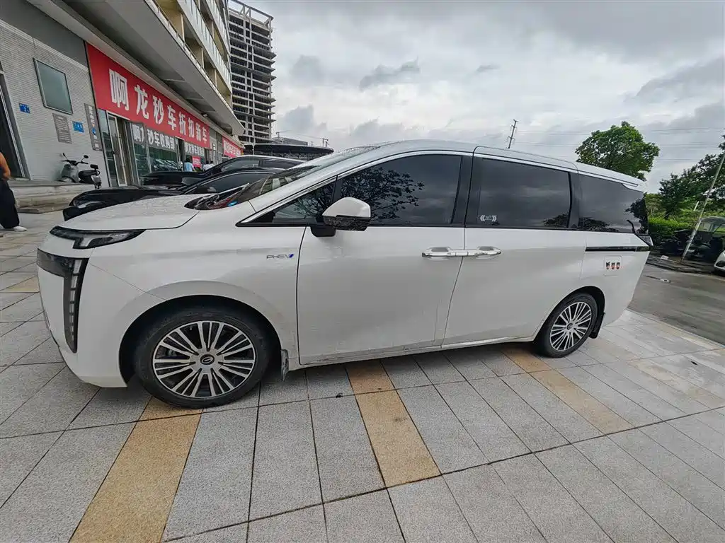 Trumpchi E8 NEV 传祺E8 PHEV 2024款 150 km MAX+
