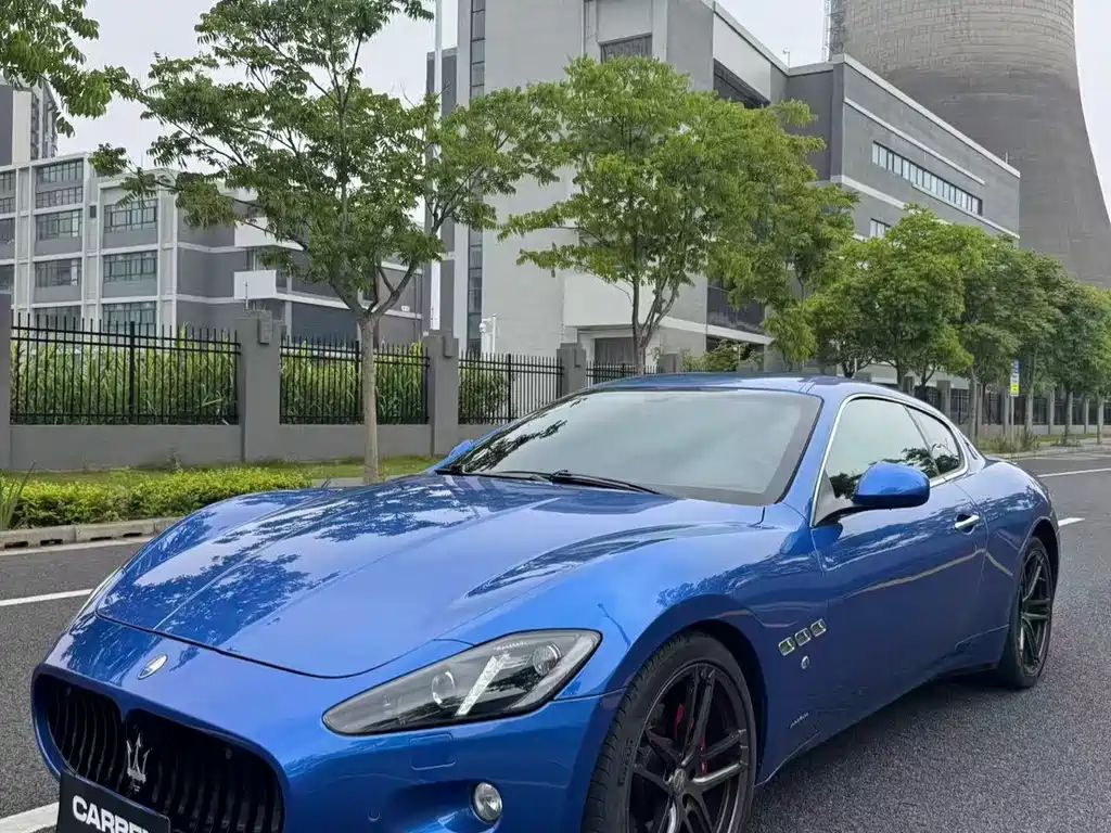 GranTurismo 4.2 L Standard