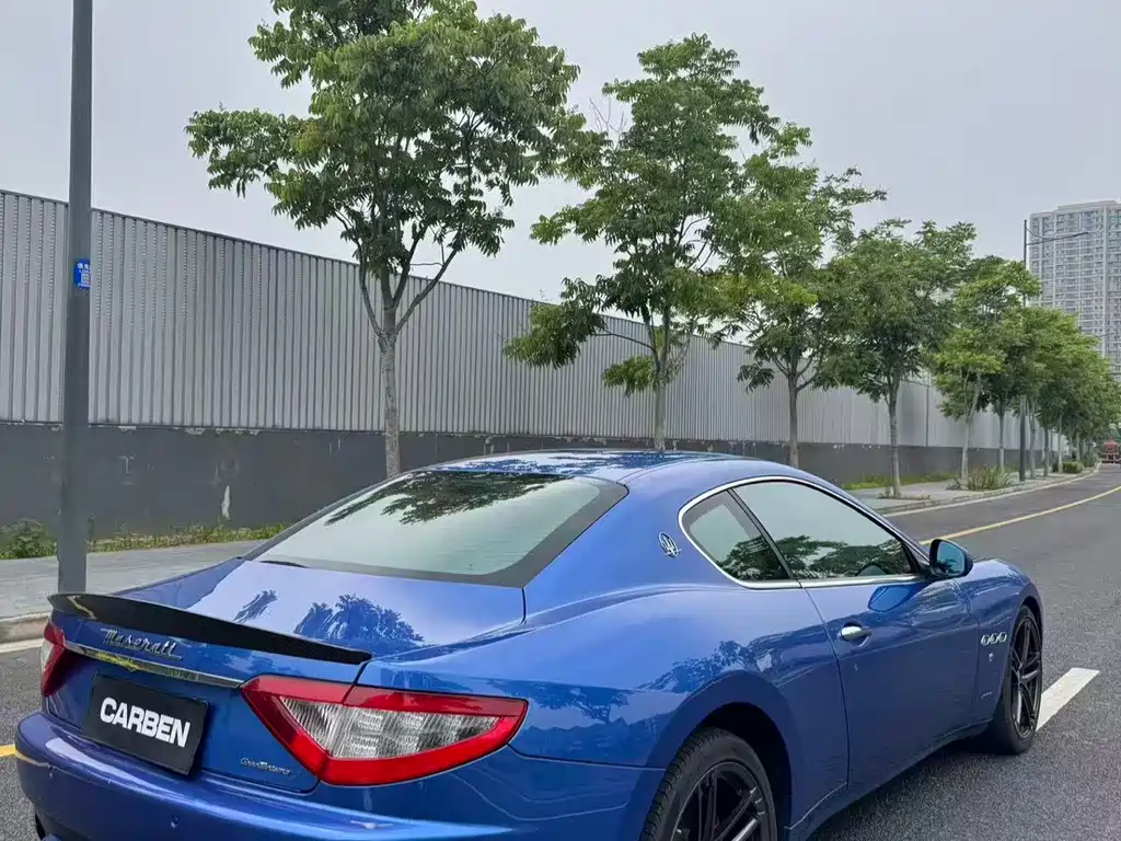 GranTurismo 4.2 L Standard