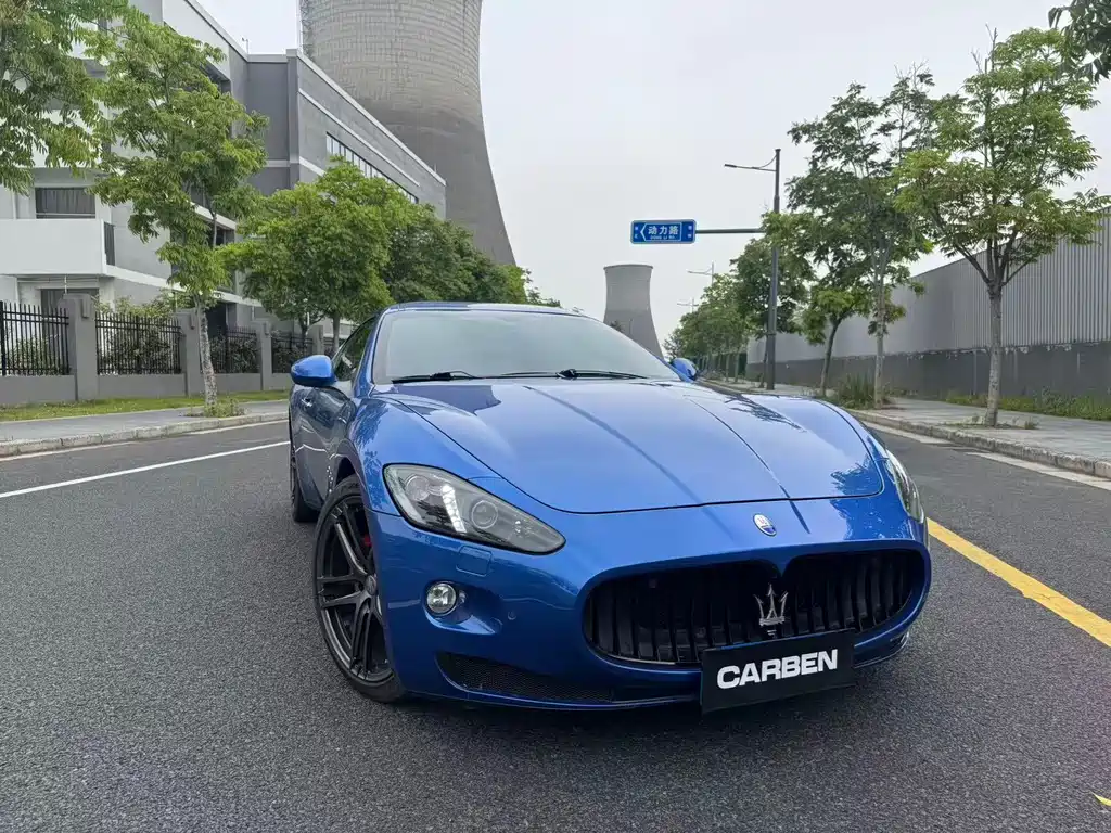 GranTurismo 4.2 L Standard