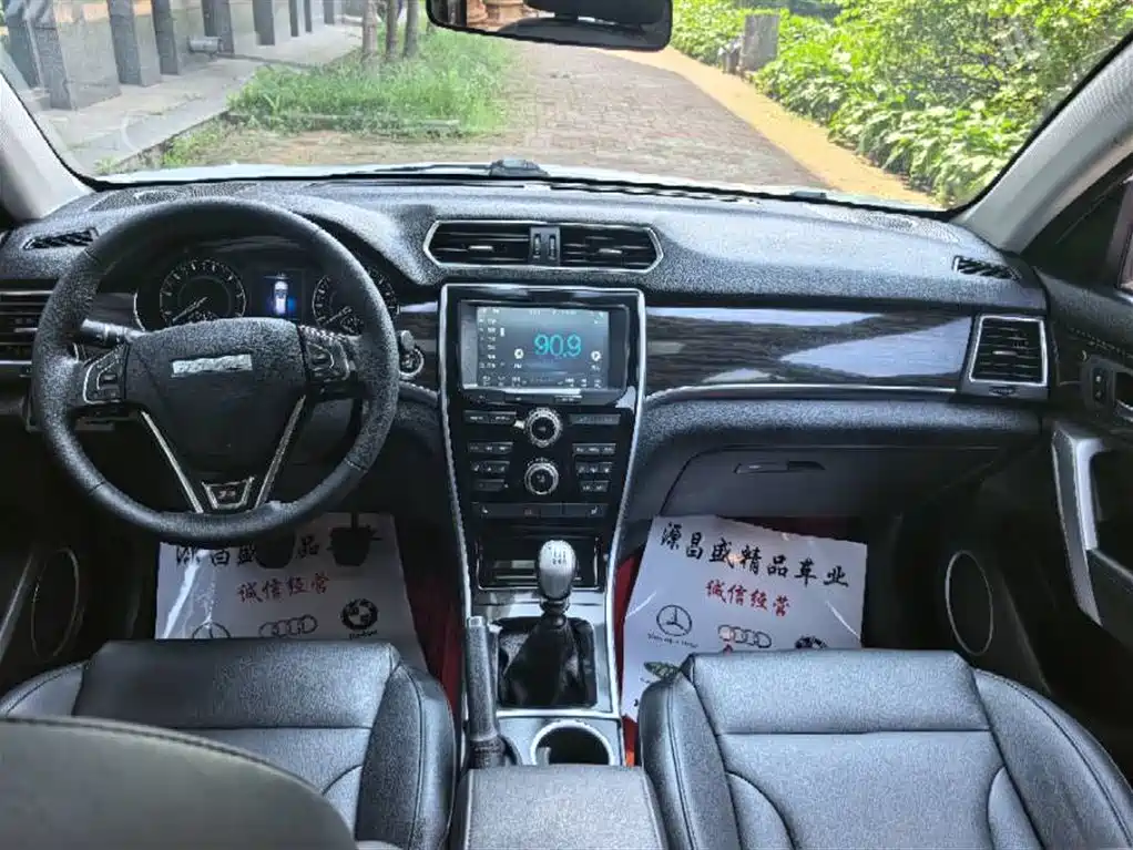 Haval H2 哈弗H2 2016款 红标 1.5 T 手动两驱精英型