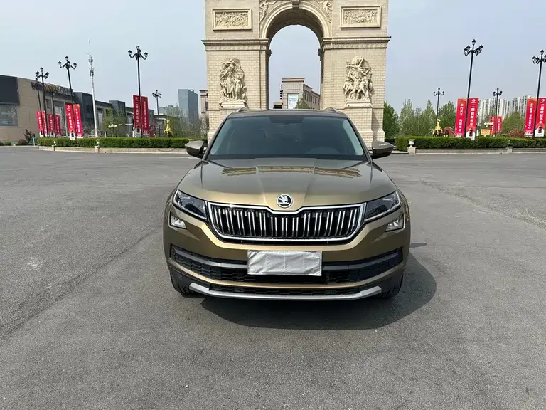 Skoda Kodiaq Facelift TSI330 7-seat 2 WD Luxury Enjoyment CN-V