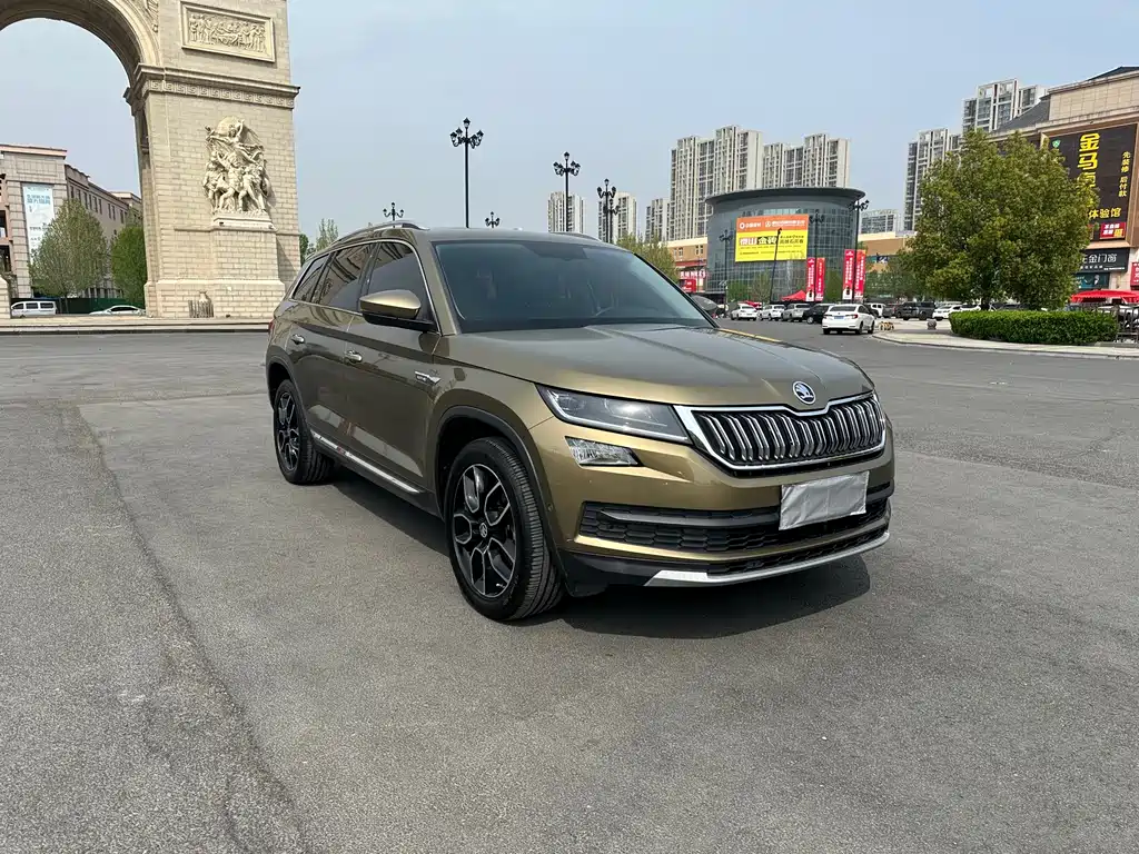 Kodiaq Facelift TSI330 7-seat 2 WD Luxury Enjoyment CN-V