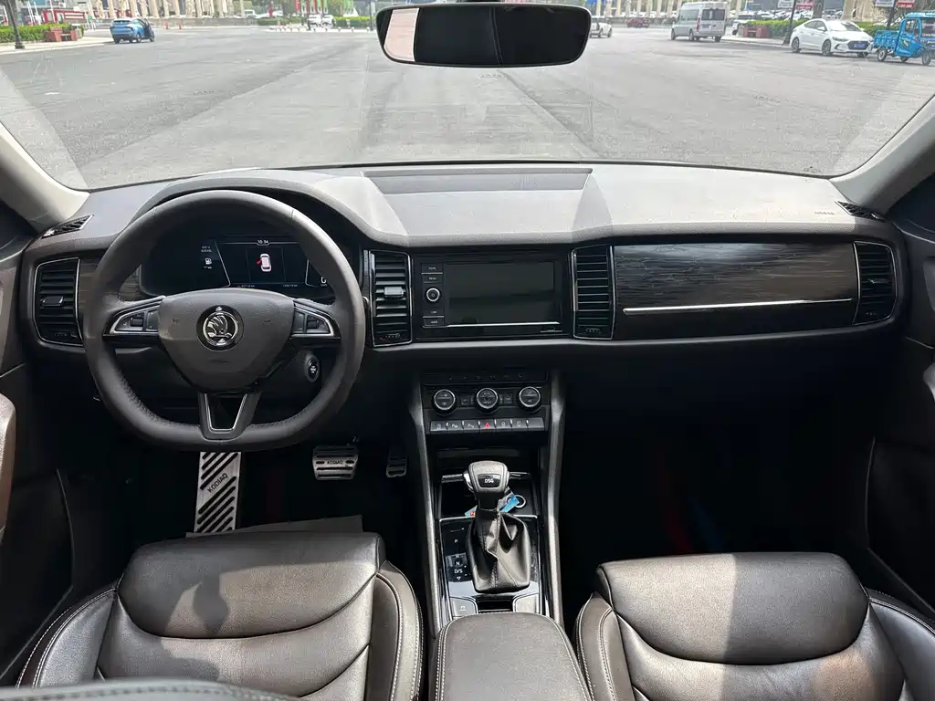 Kodiaq Facelift TSI330 7-seat 2 WD Luxury Enjoyment CN-V