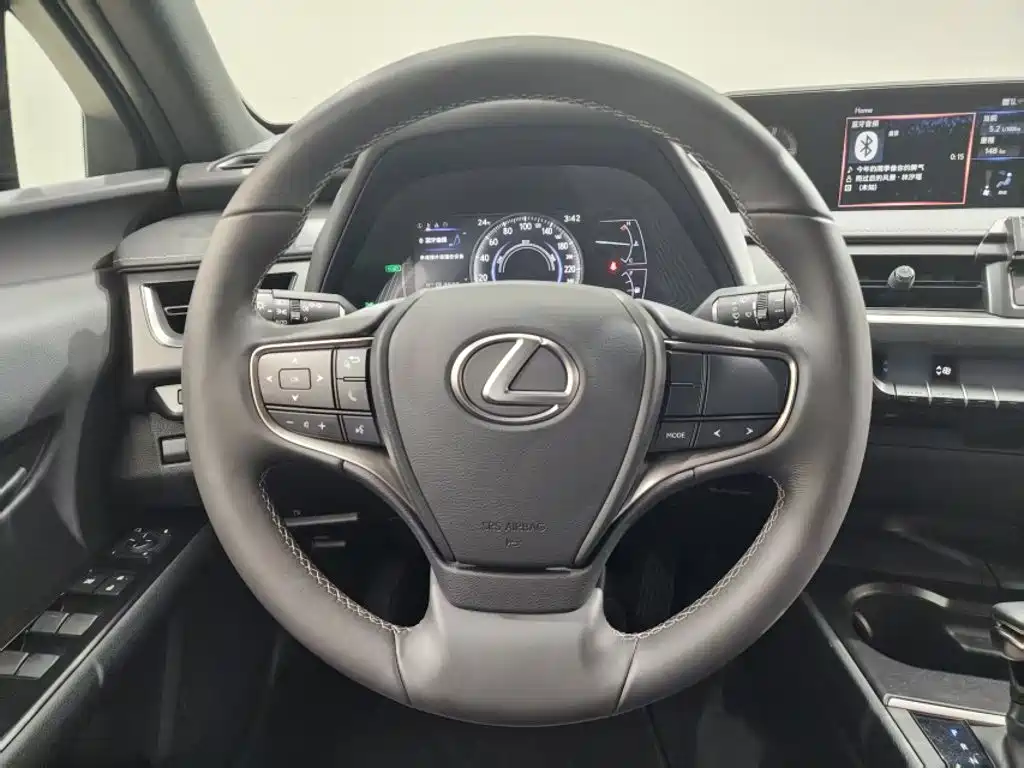 Lexus UX 260 h ·