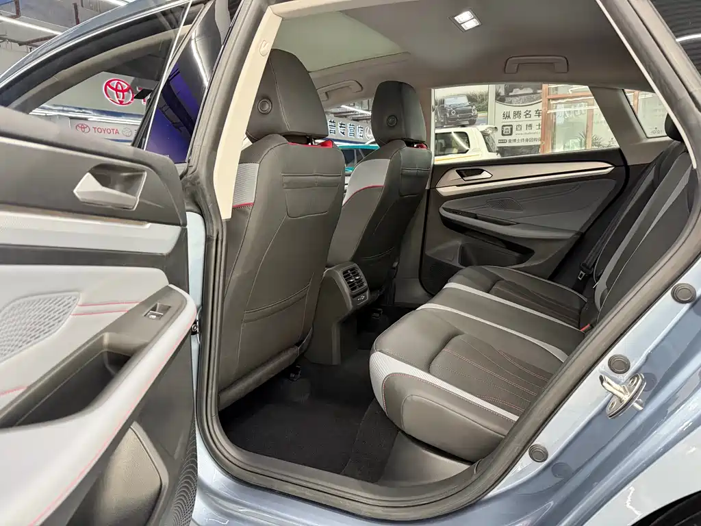 Lamando Lamando L 280 TSI DSG Spicy Cool