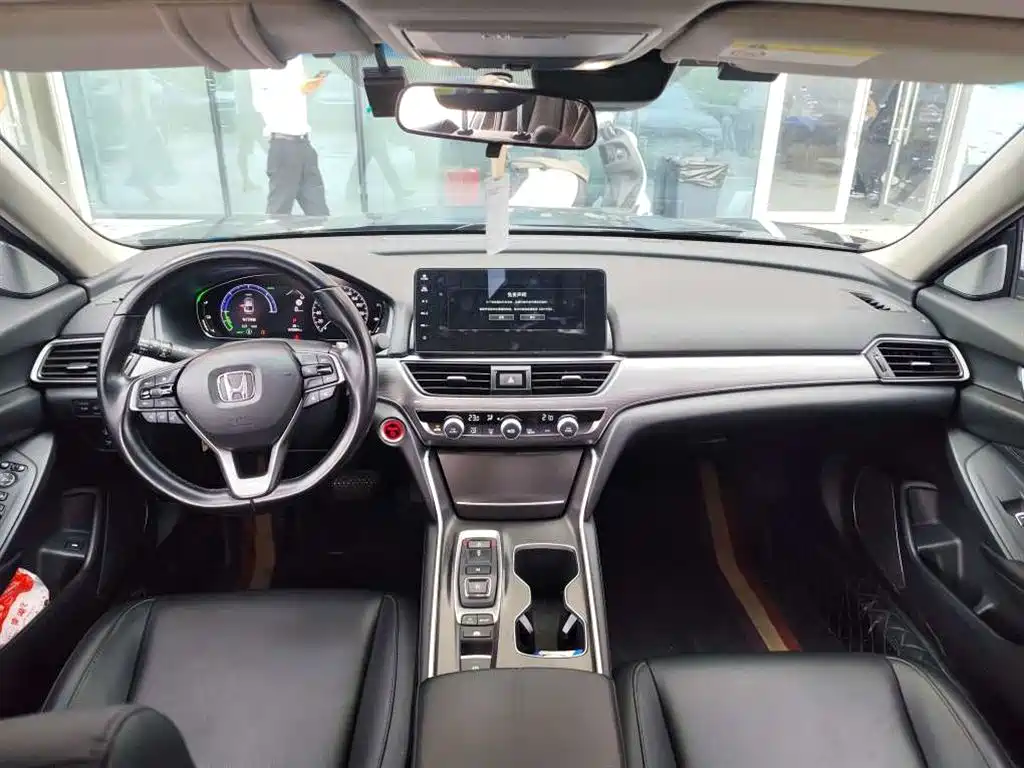 Accord Sharp· Hybrid 2.0 L Sharp Leading